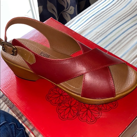 Heels - Picture 2 of 2